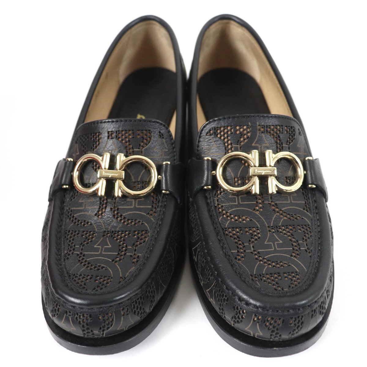 極美品☆Salvatore Ferragamo サルヴァトーレフェラガモ ROLO ガンチーニ金具 ロゴ総柄 レザー ローファー ブラック 5.5 レディース