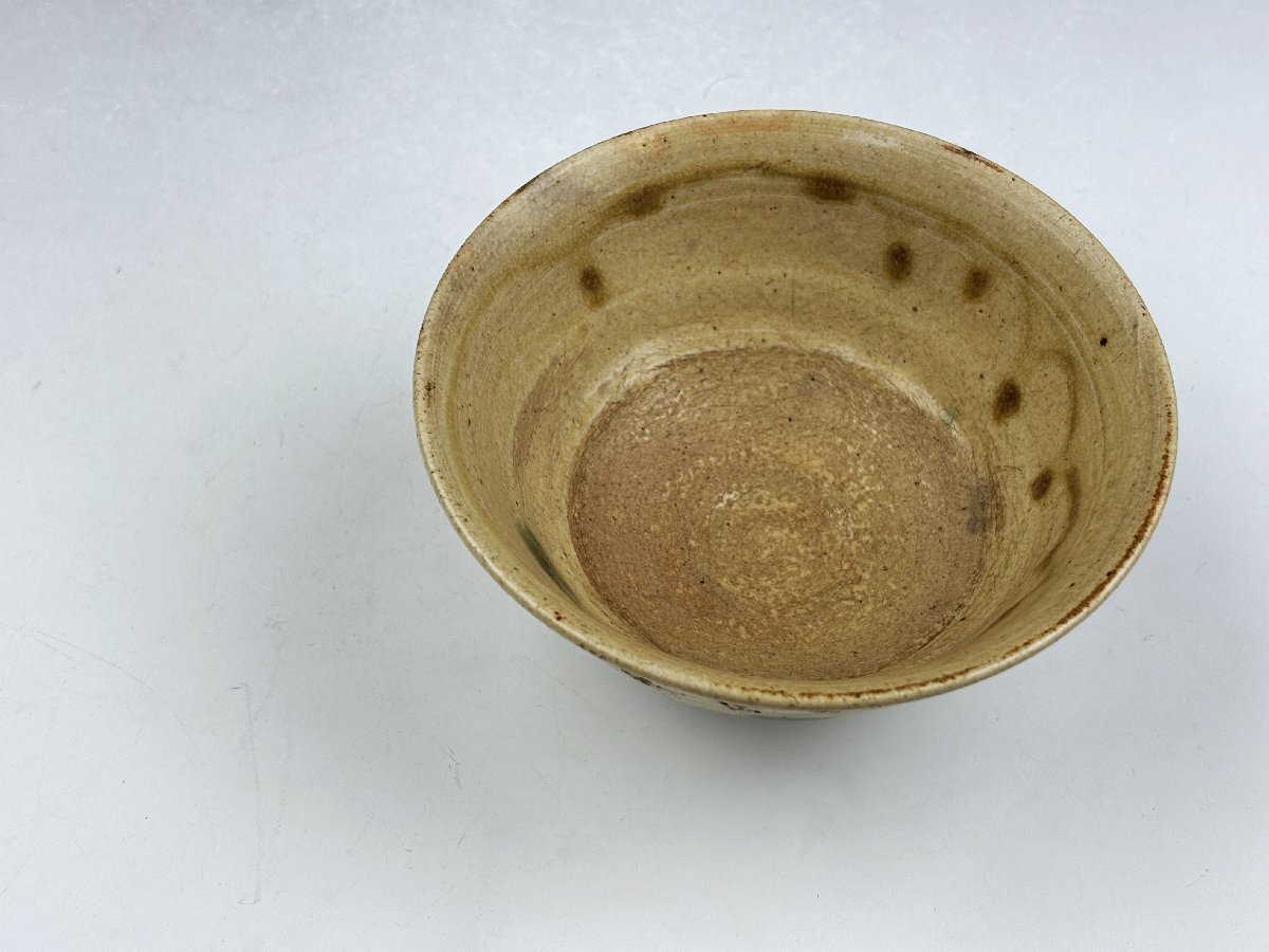 瀬戸焼 赤津焼 加藤作助(作介) 黄瀬戸 歌彫梅花文 御茶碗 抹茶碗 瀬戸焼 赤津焼 加藤作助(作介) 黄瀬戸 歌彫梅花文 御茶碗 抹茶碗