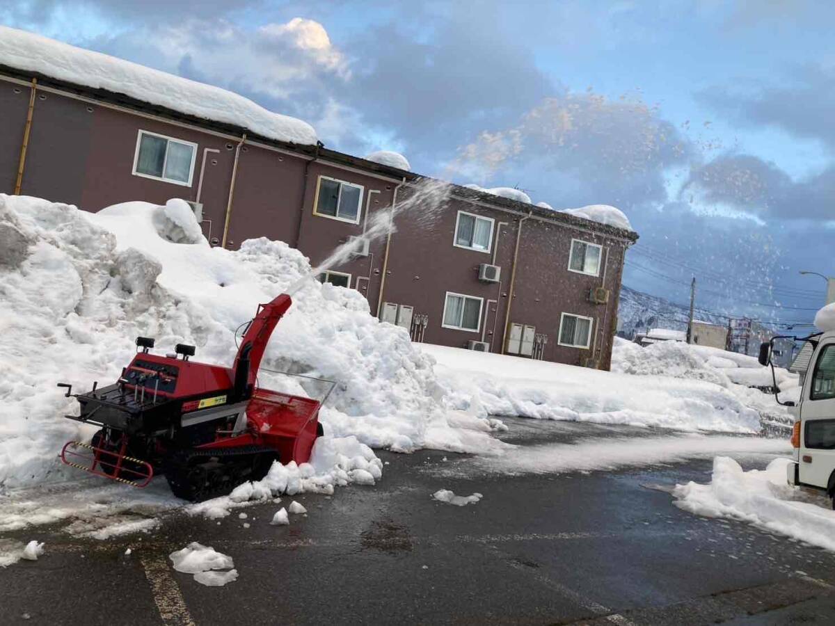除雪機 スノー11-22HSTディーゼル 22馬力 大型除雪機 (除雪機 除雪機 スノー11-22HSTディーゼル 22馬力 大型除雪機 (除雪機