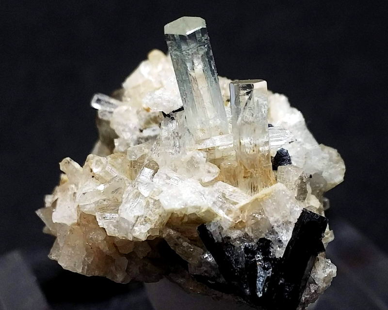 ナミビア エロンゴ アクアマリン B941 天然石 原石 鉱物標本