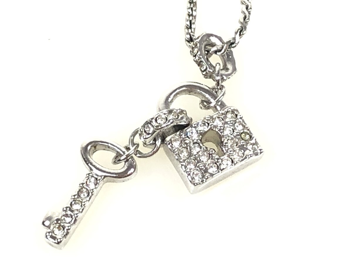 スワロフスキー　SWAROVSKI　南京錠/キー　ラインストーン　ネックレス　ペンダント　シルバーカラー　YAS-11256