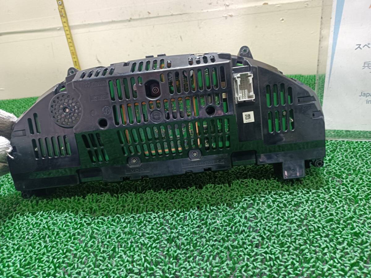 メルセデスベンツ　スピードメーター　 C250 ステーションワゴン　DBA-204247　204247　2013?。yj　NSP244328
