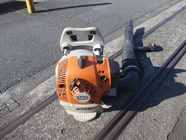 1　スチール　STIHL　背負い式エンジンブロワ　BR200