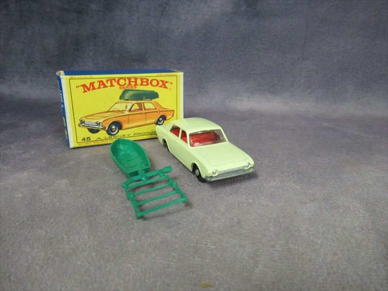 未使用 MATCHBOX/マッチボックス No.45 FORD CORSAIR & BOAT/フォード コルセア & ボート ミニカー