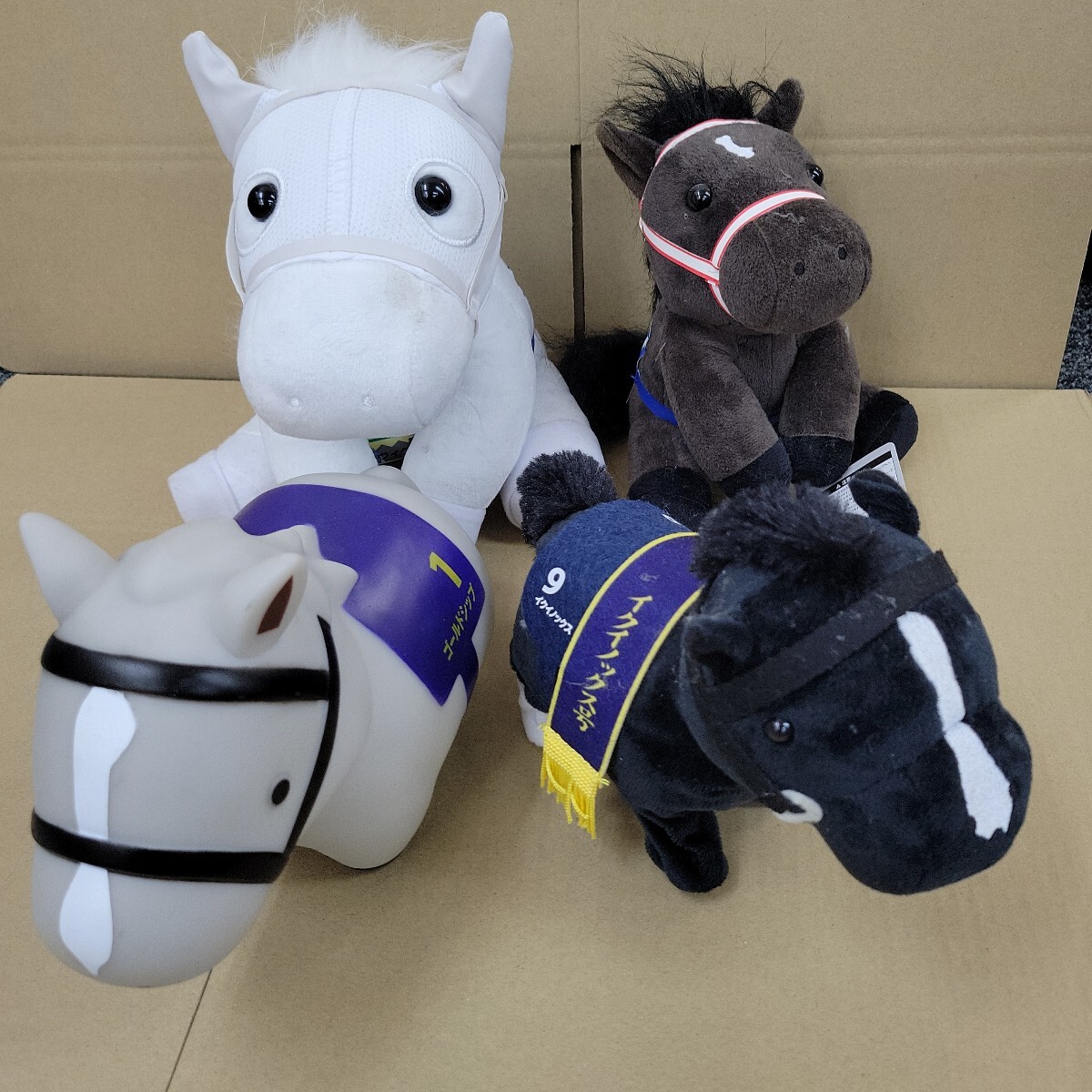 80。競馬 競走馬ぬいぐるみ4体まとめ売り サラブレッド 80。競馬 競走馬ぬいぐるみ4体まとめ売り サラブレッド