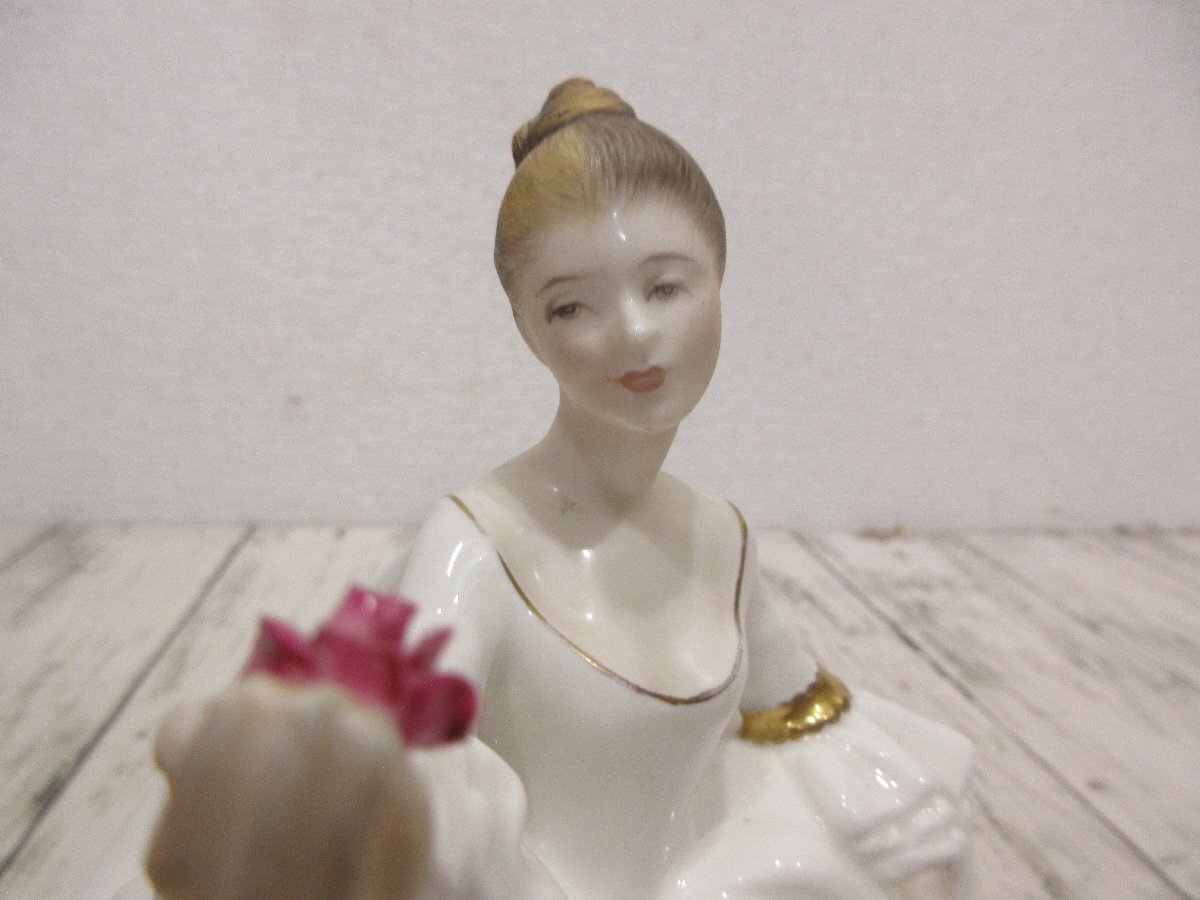 mae ?5.ロイヤルドルトン　HN 2339 MY LOVE フィギュリン　貴婦人 【星見(jiàn)】