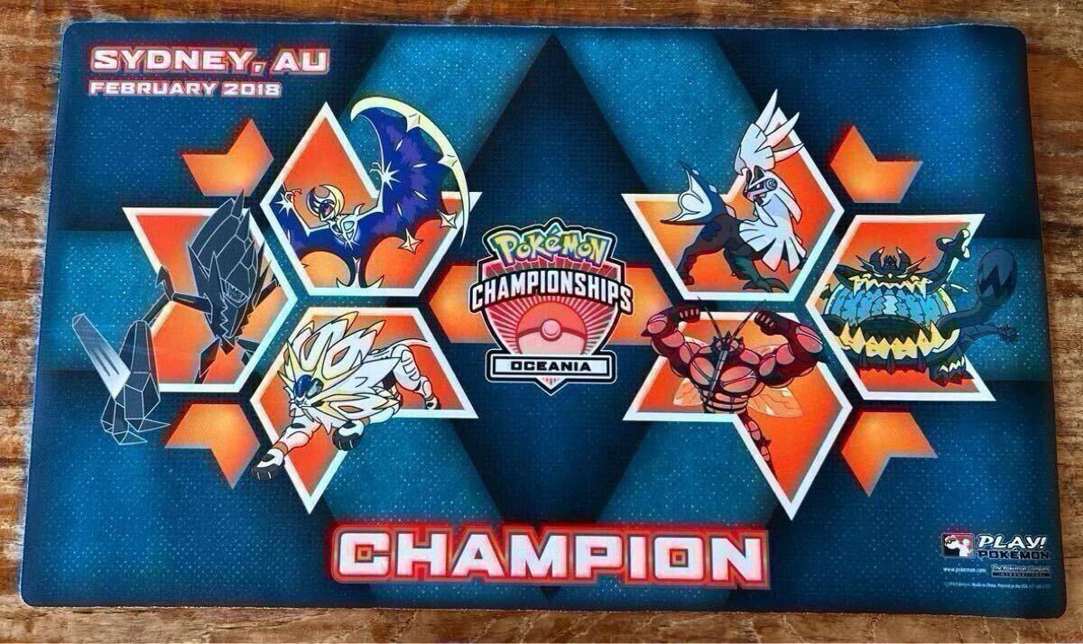 海外　ポケモンカード　プレイマット　　LAIC 2018 ウルトラビースト　希少　ネクロズマ　ルナアーラ　ソルガレオ　ほぼ未使用