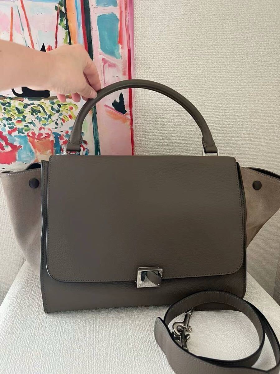 極美品】セリーヌ トラペーズミディアム グレー レザー 極美品】セリーヌ トラペーズミディアム グレー レザー