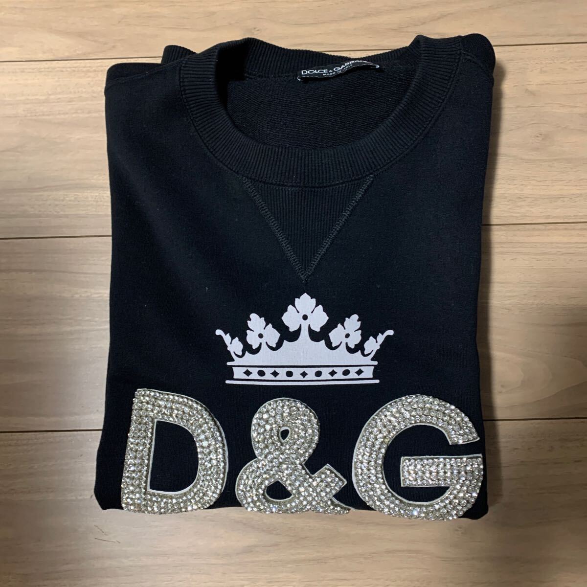 美品 ドルチェアンドガッバーナ D&G クリスタルロゴ スウェット 美品 ドルチェアンドガッバーナ D&G クリスタルロゴ スウェット