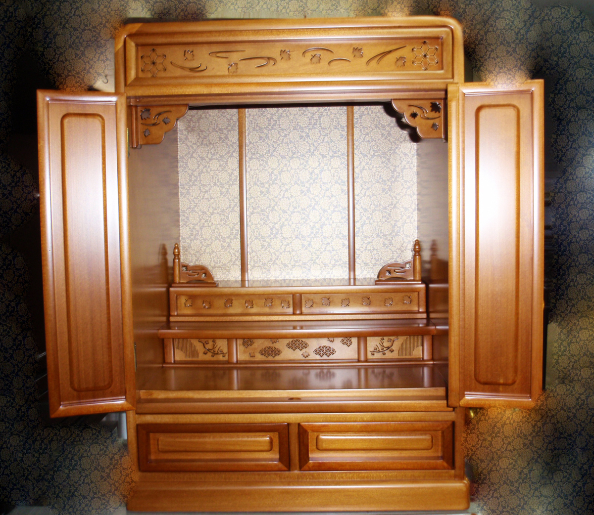 ◇25◇ ☆国産品 仏壇 ナトウ材 20号 箱段 彫欄間【もみじ】静岡製 新品未使用 従来型仕様 【信頼のヤフオク！実績２５年】