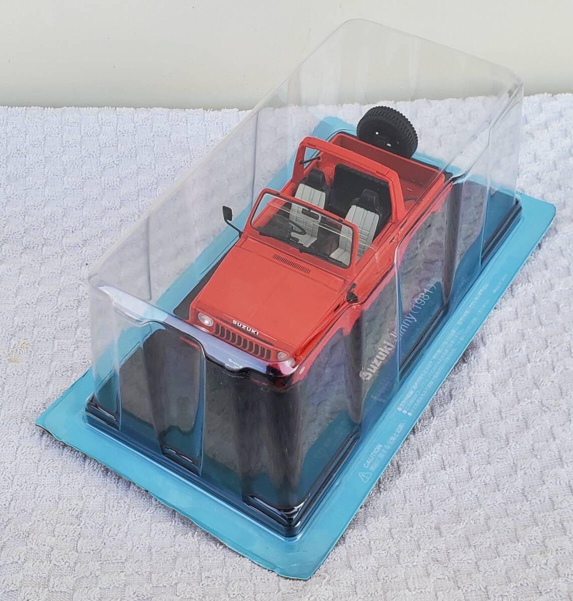 新品 未開封品 現状品 アシェット 1/24 国産名車コレクション スズキ ジムニー 1981年式 車プラモデルサイズ ミニカー SUZUKI