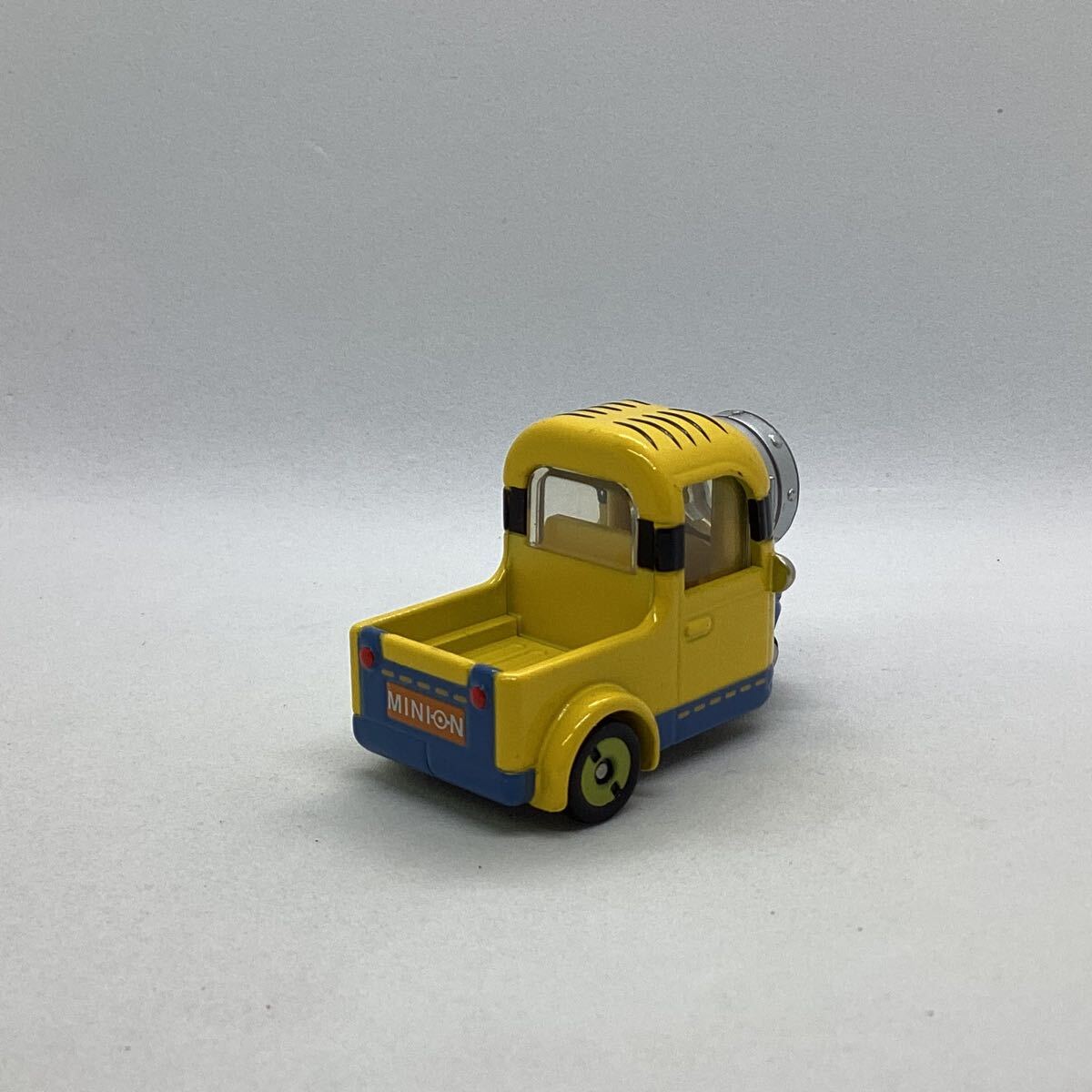 IH1140 トミカ ミニカー ミニオンカー スチュアート_画像3