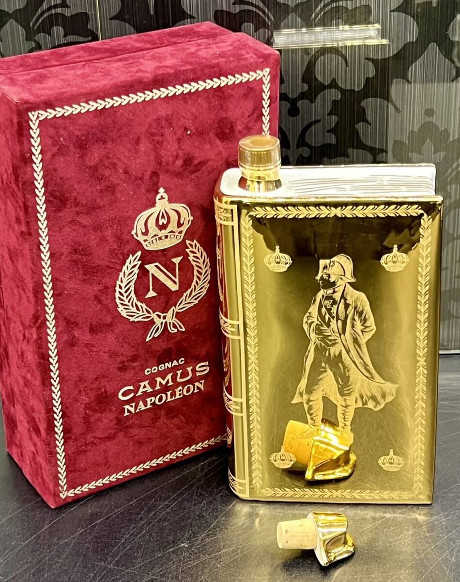 カミュ ナポレオン ブック ゴールド 金陶器 700ml - ブランデー カミュ ナポレオン ブック ゴールド 金陶器 700ml - ブランデー