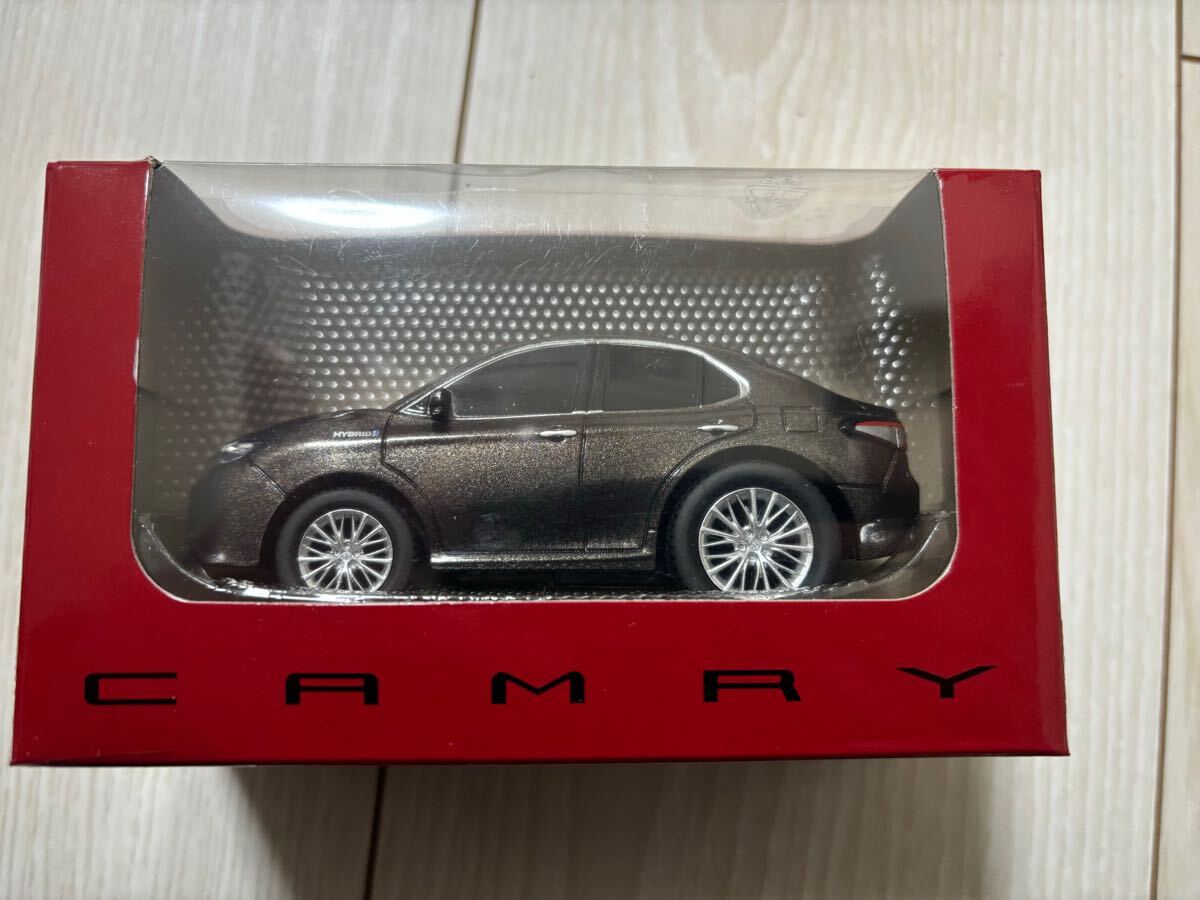 トヨタ　カムリ　プルバックカー　カラーサンプル　ガンメタ系？　ミニカー_画像1