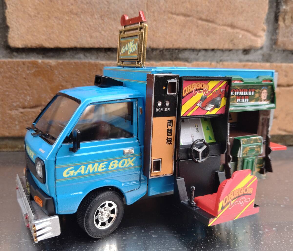 1/24 移動販売車　ゲームセンター　アオシマ製