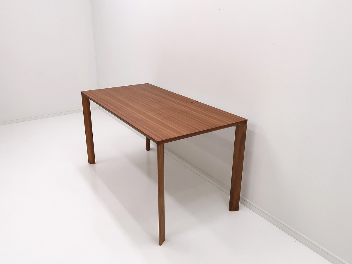 イタリア UniFor社 「Flipper」 デスク w140cm d70cm Molteni&C / カッシーナ アクタス B&B