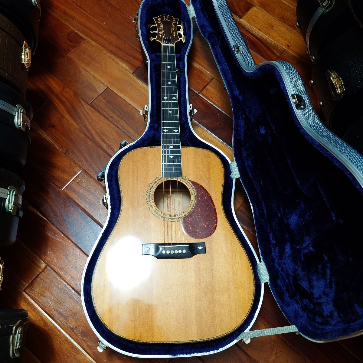 BC Ricci America производства 1976 год B30 редкий ba-ru Maple материал. высококлассный контейнер ценный . поздняя версия EG. такой же type head .150G колок отличный . отличный звуки высококлассный ke-s