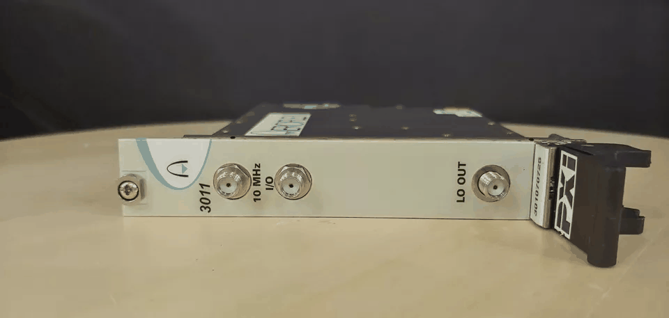 [NBC] Aeroflex 3011 1.5-3.0 GHz PXI RF Synthesizer (中古 0725)