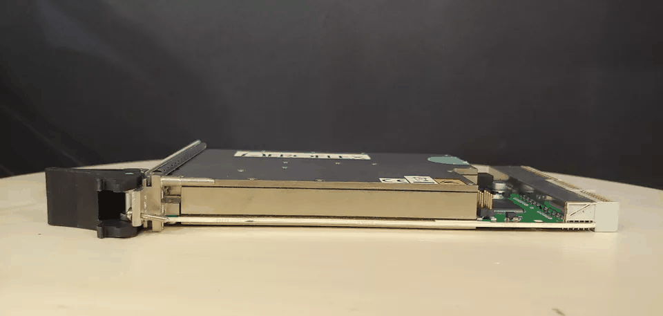 [NBC] Aeroflex 3011 1.5-3.0 GHz PXI RF Synthesizer (中古 0725)