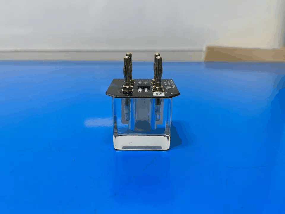 [NBC] Tektronix 2450-ECVCUBE : ELECTROCHEMISTRY CV SIMULATION CUBE (中古 8485)