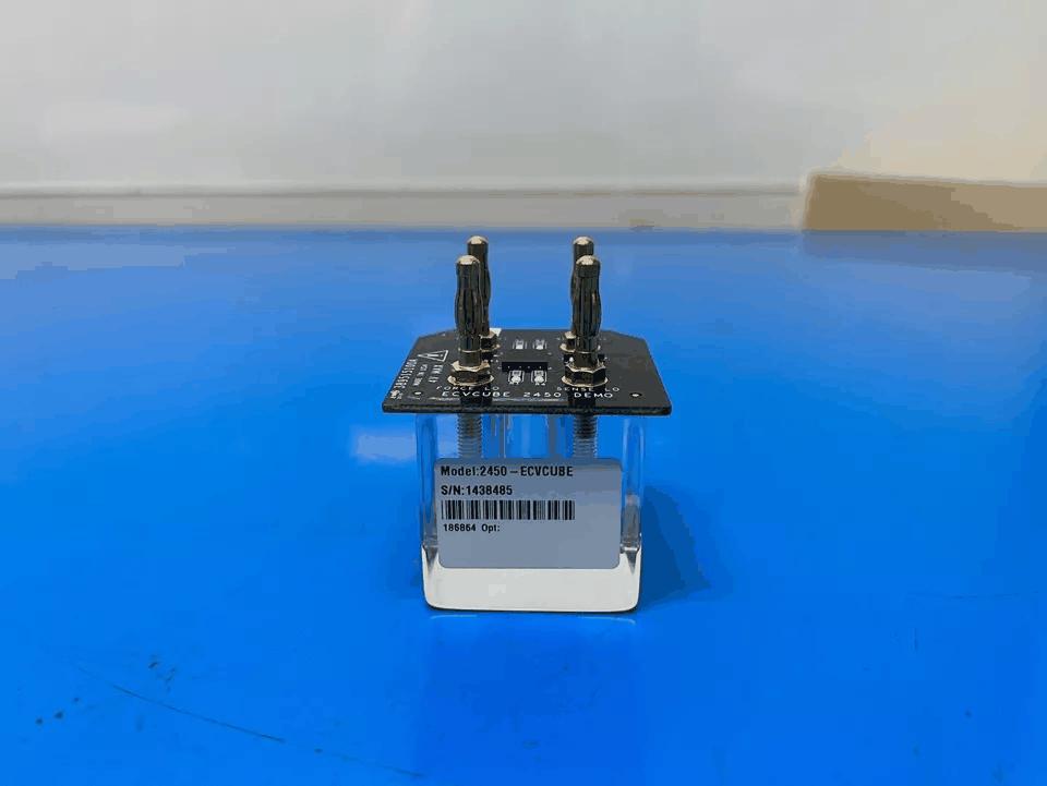 [NBC] Tektronix 2450-ECVCUBE : ELECTROCHEMISTRY CV SIMULATION CUBE (中古 8485)