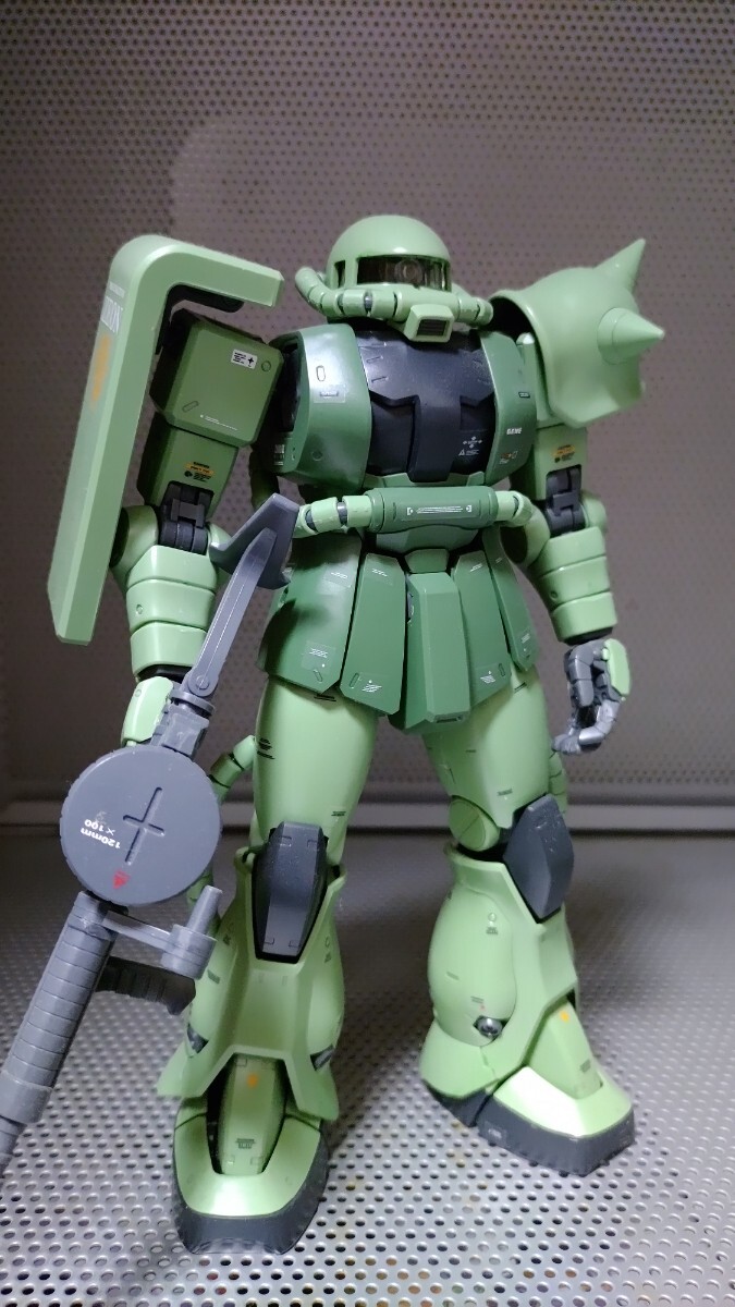 バンダイ　マスターグレード　MS-06F　ザクⅡF　ジーン機　中古完成品