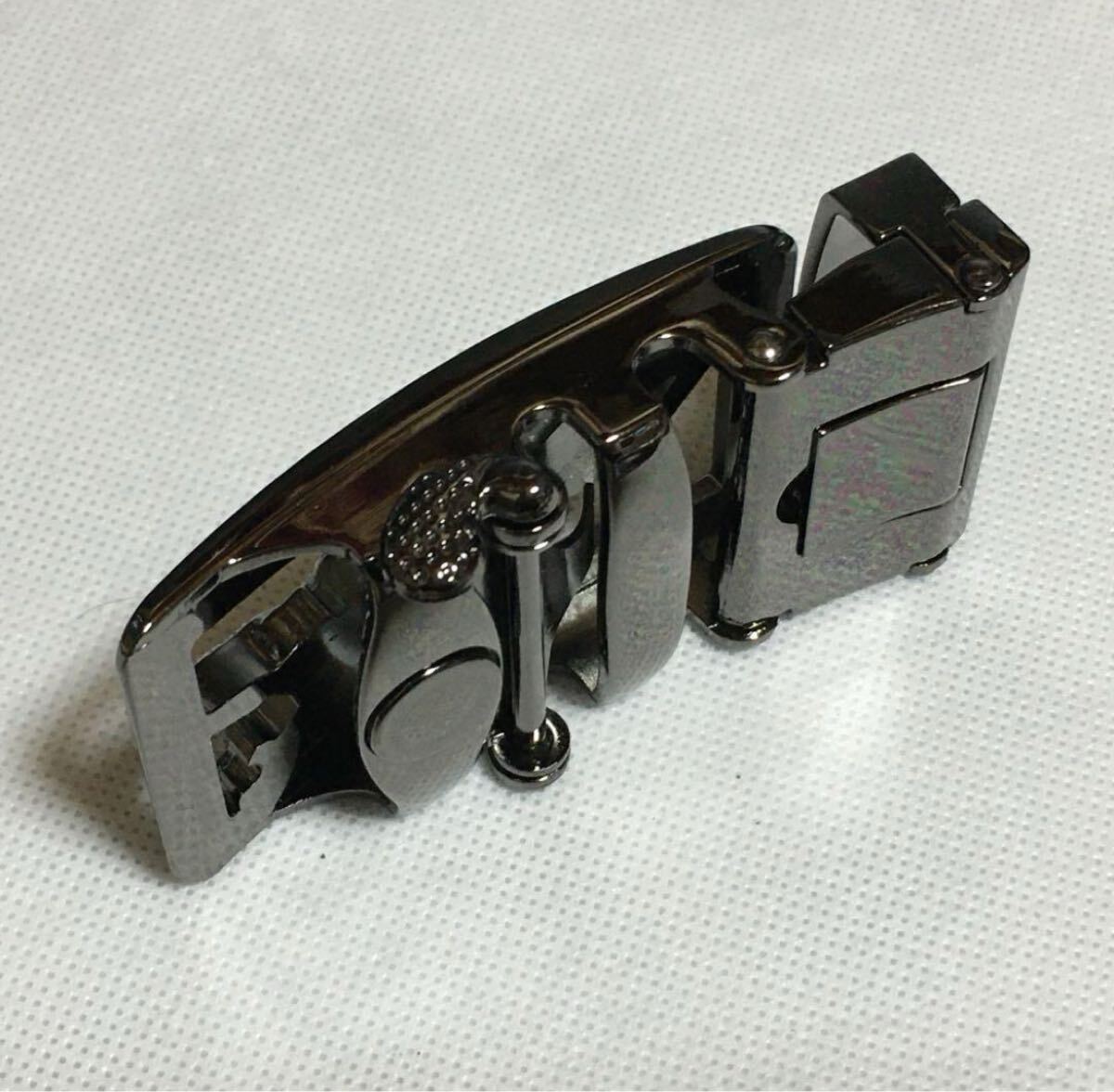 オートロックメンズベルト用バックルのみのです(幅3.5cm 用)チーターブラック_画像3