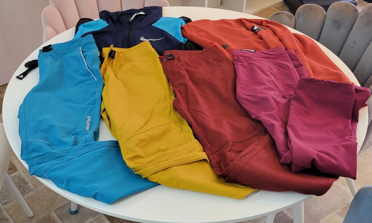 格安新古品　mont-bell　patagonia　NIKE　LOGOS　 パンツ M ジャケット　パンツ　トレーナー　まとめ売り　 クリーニング済み　タグあり