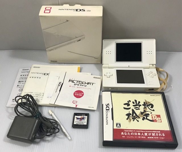 あ//つH3146 任天堂　NINTENDO DS Lite ソフト2個付き　ドラクエ