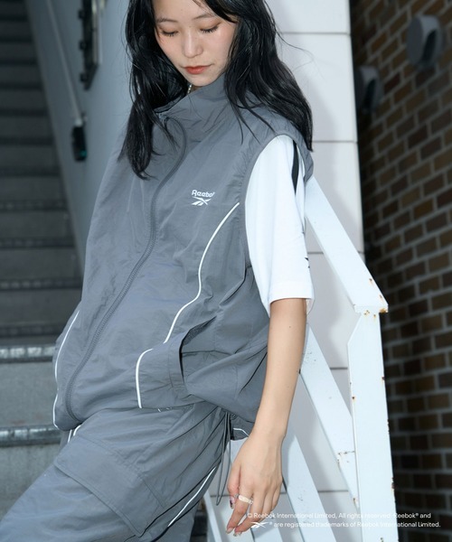 「Reebok」 ベスト LARGE チャコールグレー メンズ