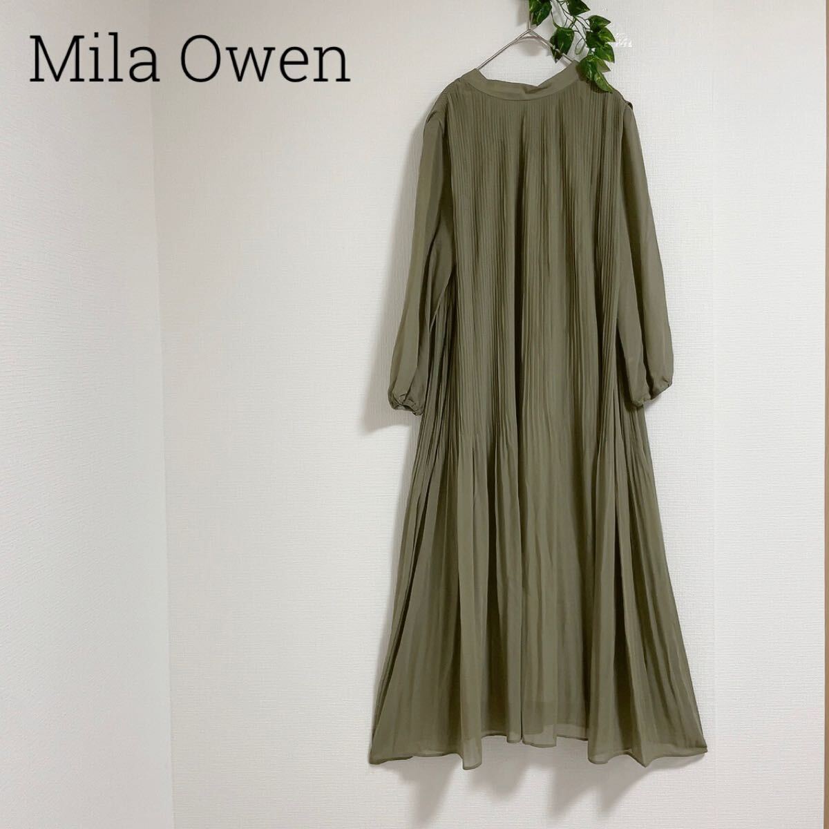 ミラオーウェン　バッグリボン　グリーン　無地　綺麗め　結婚式　Mila Owenスタンドカラープリーツワンピース　オケージョン　お呼ばれ