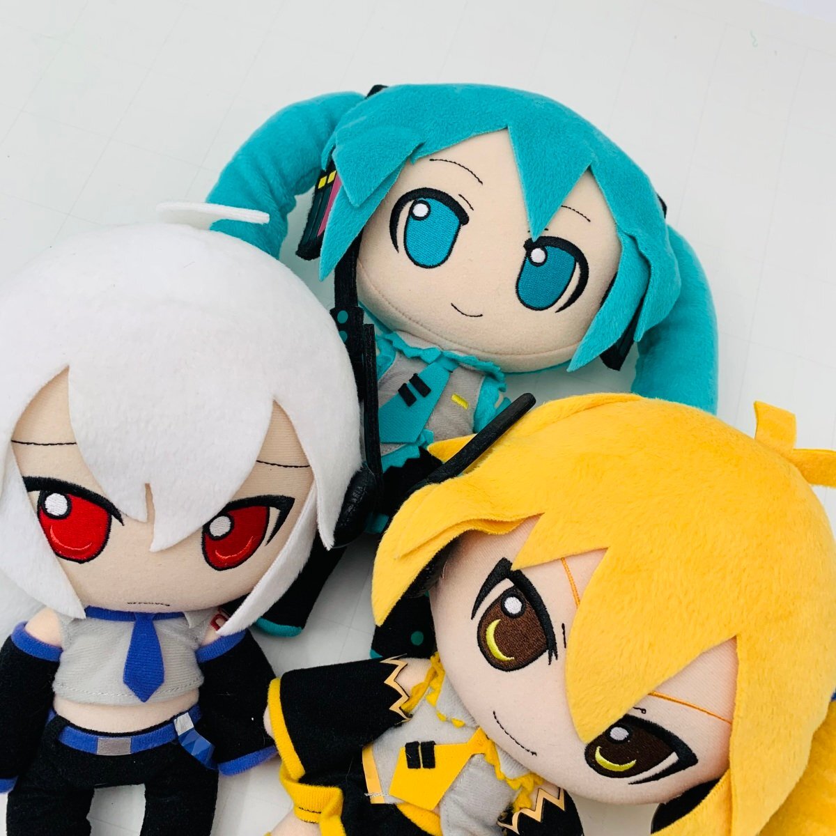 Amazon.co.jp: 弱音ハク ぬいぐるみ ぷらす 正規品 可動