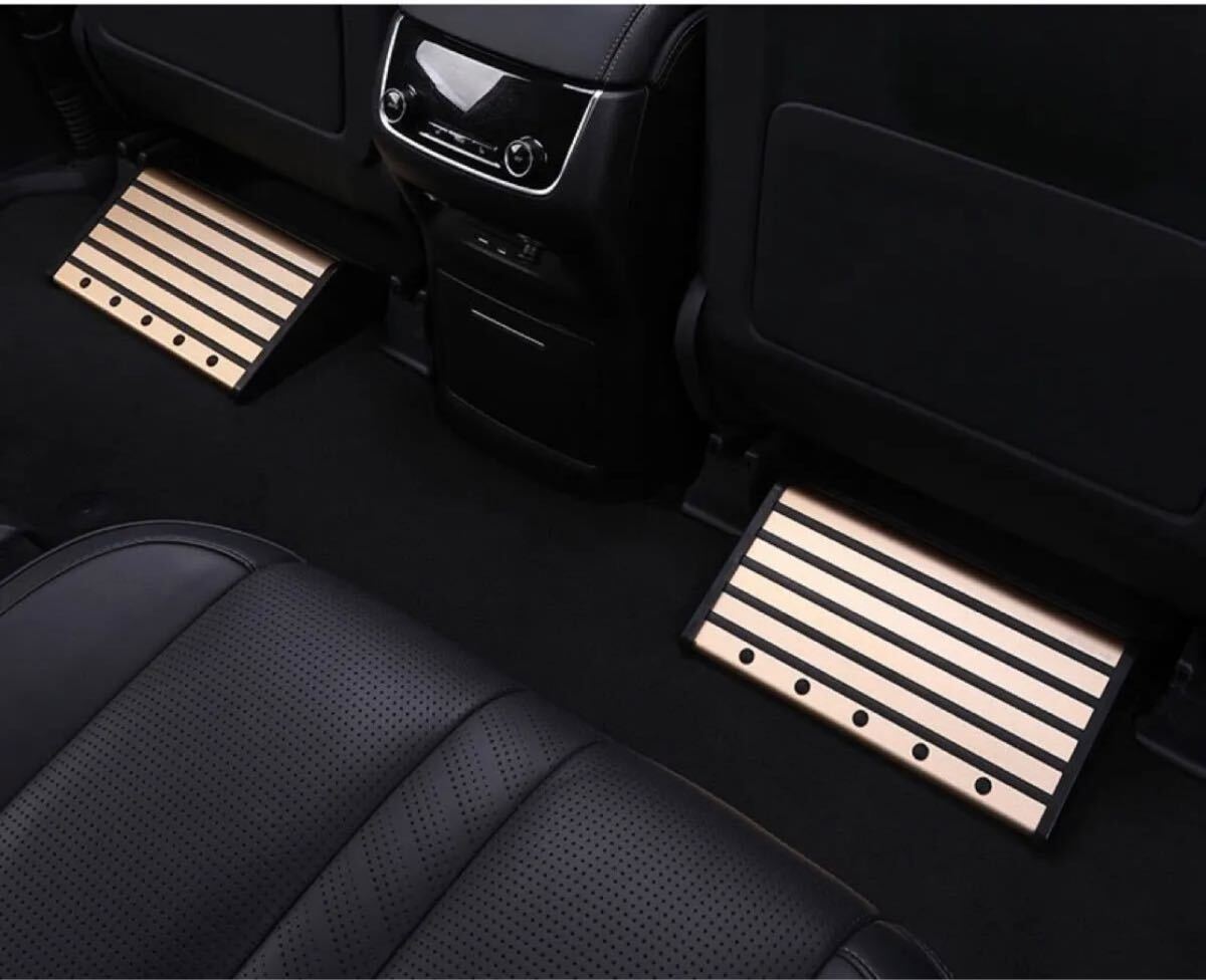 自動車の後部座席の休憩ペダルはアルファードの足で商用車内装を頼むのは通用_画像8