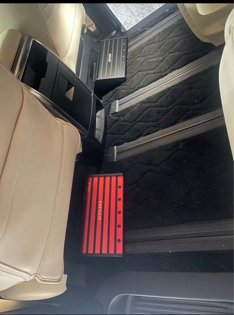 自動車の後部座席の休憩ペダルはアルファードの足で商用車内装を頼むのは通用_画像10