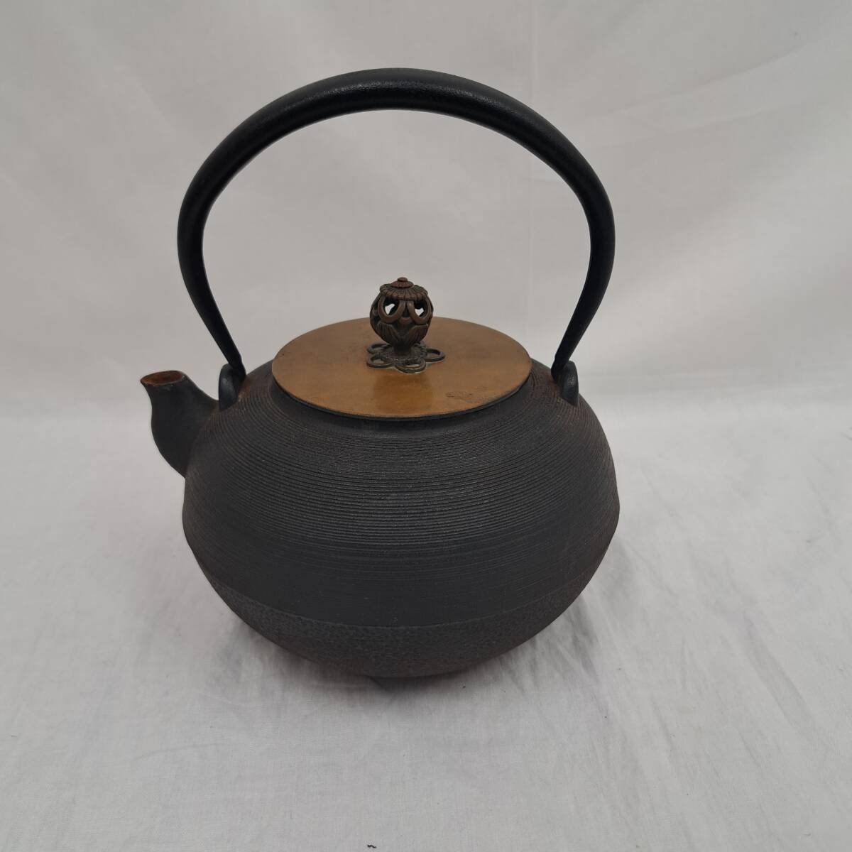 Yahoo!オークション - 龍盛堂 鉄瓶 南部鉄器 煎茶道具 茶道具 銅 Yahoo!オークション - 龍盛堂 鉄瓶 南部鉄器 煎茶道具 茶道具 銅