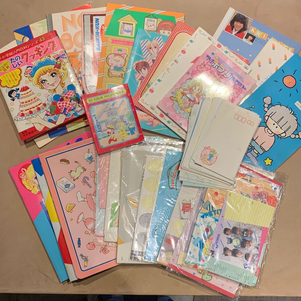 大量 1986年 80年代 90年代昭和レトロ なかよし りぼん 便箋 大量 1986年 80年代 90年代昭和レトロ なかよし りぼん 便箋