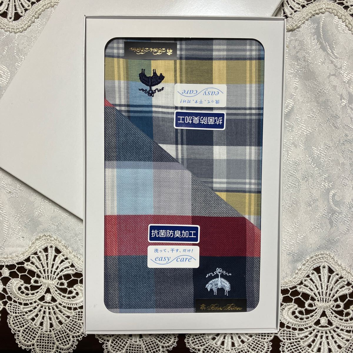 送料無料　ブルックスブラザーズメンズハンカチ2枚セット箱入り♪♪ イエロー　レッド系　ブランドハンカチ　素敵なメンズに