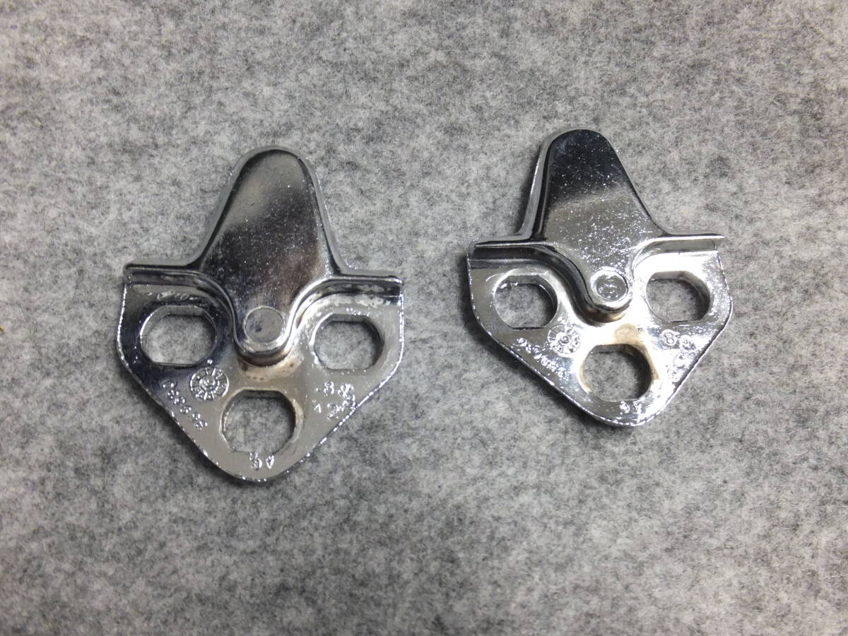 1968-1982 Corvette T-TOP центральный Spade металлические принадлежности блокировка булавка гид 2 шт. комплект Corvette T-Top Center Spade Lock Pin Guide C3