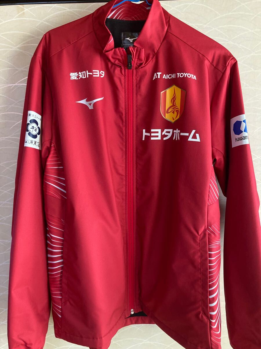 名古屋グランパス ウォーマージャケット 2024年Mサイズ 美品 名古屋グランパス ウォーマージャケット 2024年Mサイズ 美品