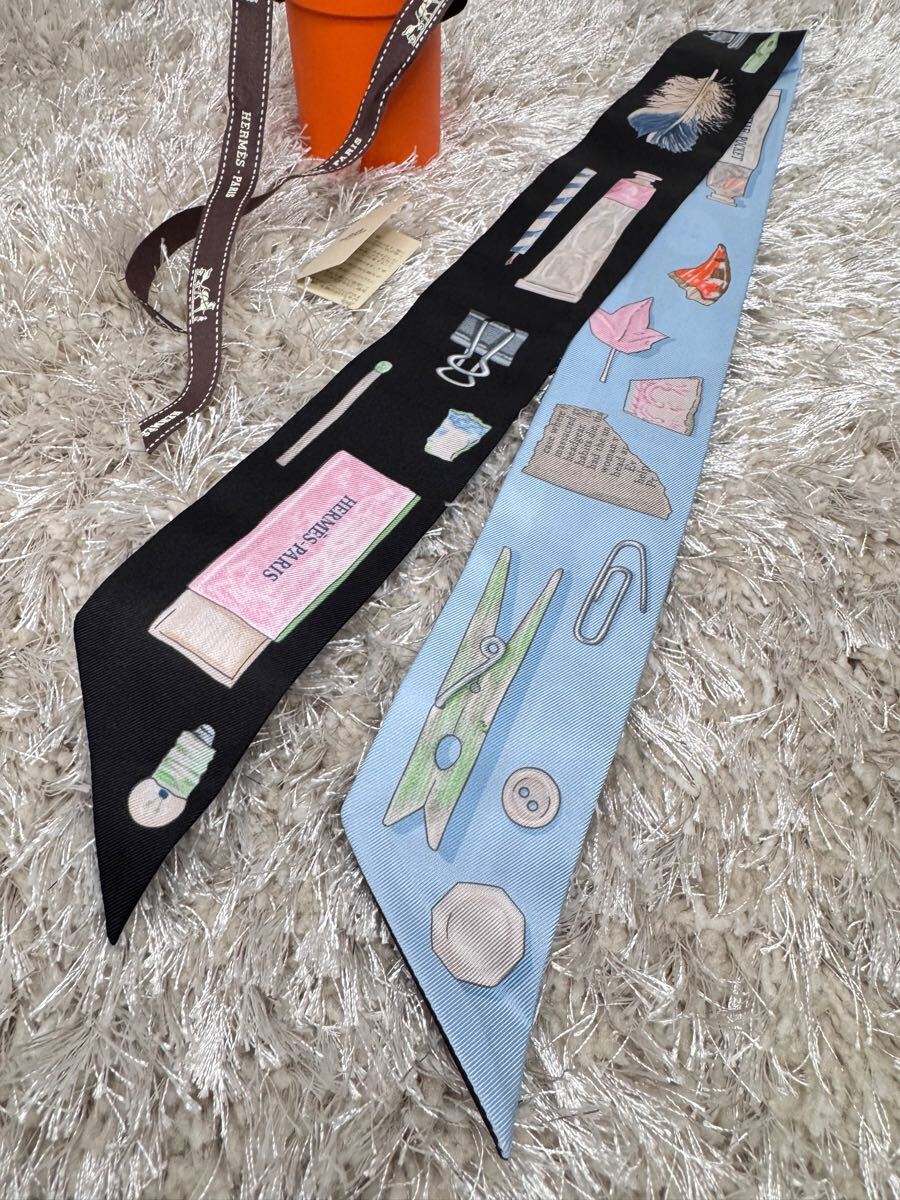 HERMES エルメス ツイリー 《イン・ザ・ポケット》未使用新品 HERMES エルメス ツイリー 《イン・ザ・ポケット》未使用新品