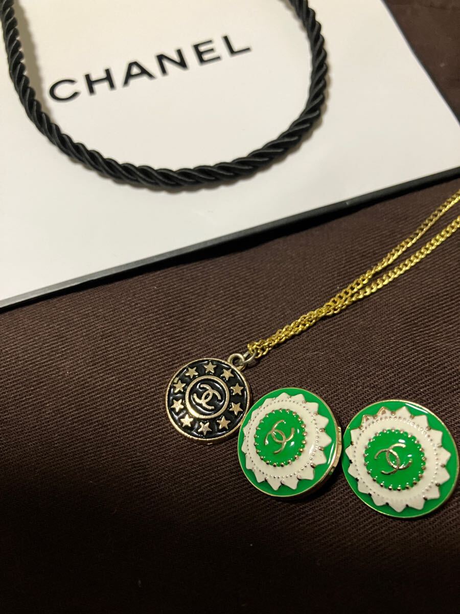 美品　CHANEL シャネル　ヴィンテージ　ボタン　黒　緑　刻印あり　ネックレス　専用袋