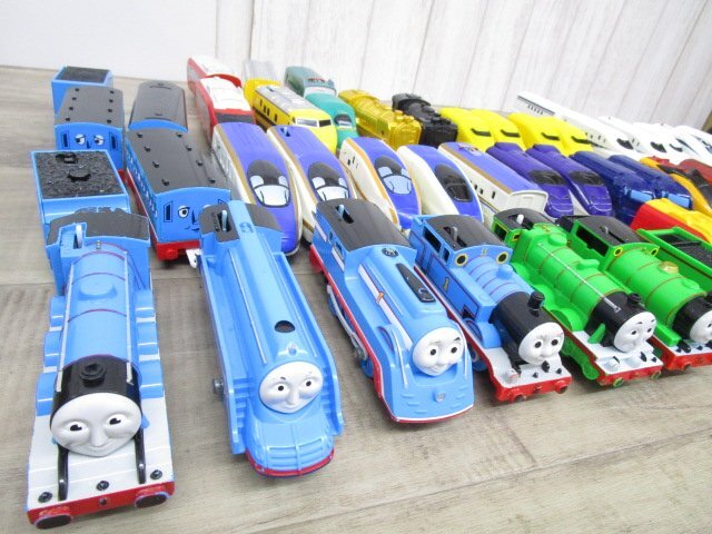 ［迅速対応］☆ジャンク☆大量まとめ売り★プラレール 大量 まとめ売り トーマス ドクターイエロー 草原のサバンナ号 他 TOMY トミー 323
