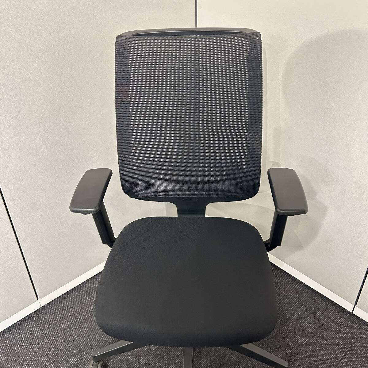 【中古?2016年制】Steelcase Reply ハイバック 可動肘 ランバーサポート ブラック
