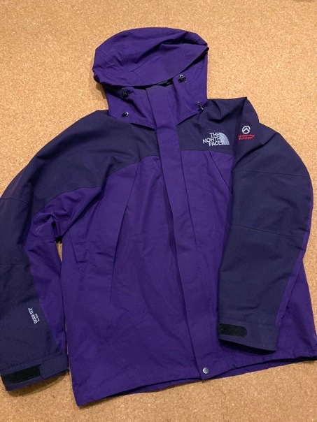 レア★ノースフェイス SUMMIT マウンテンジャケット GORE-TEX 紫 S NP15900★防水透湿 マウンテンパーカー 登山 富士山 スノボ アウトドア