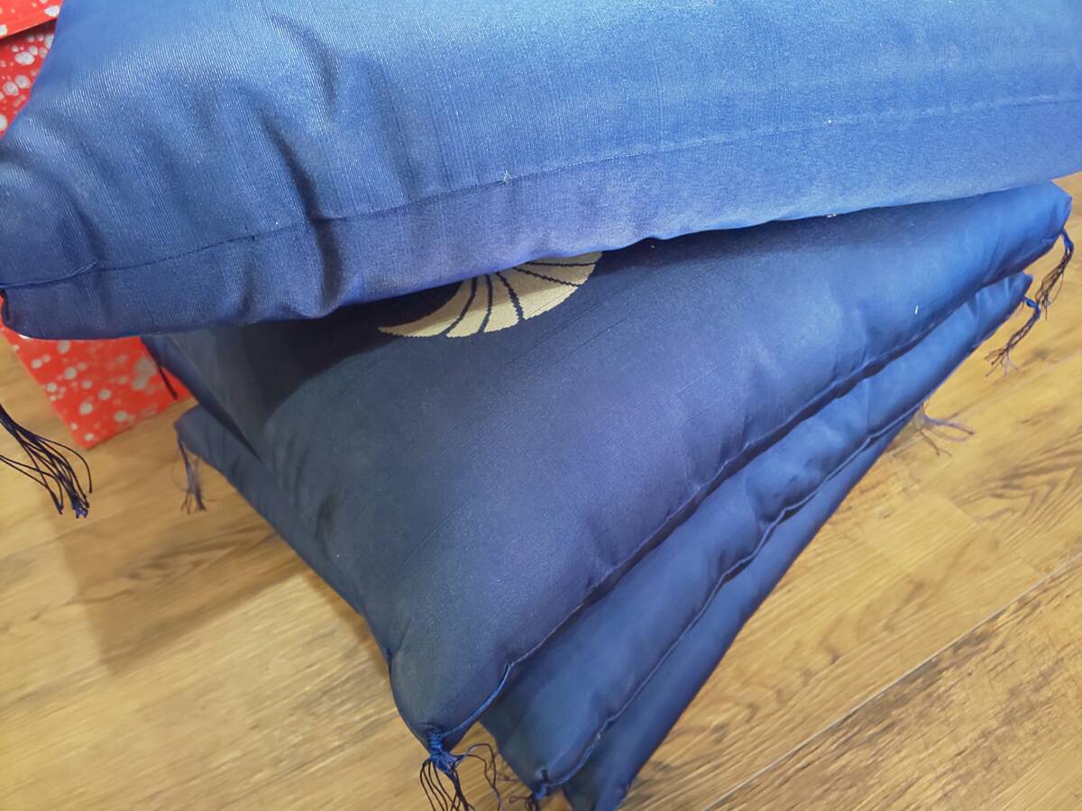 63805★座布団 5枚 長期保管品 未使用 劣化品 55×55㎝