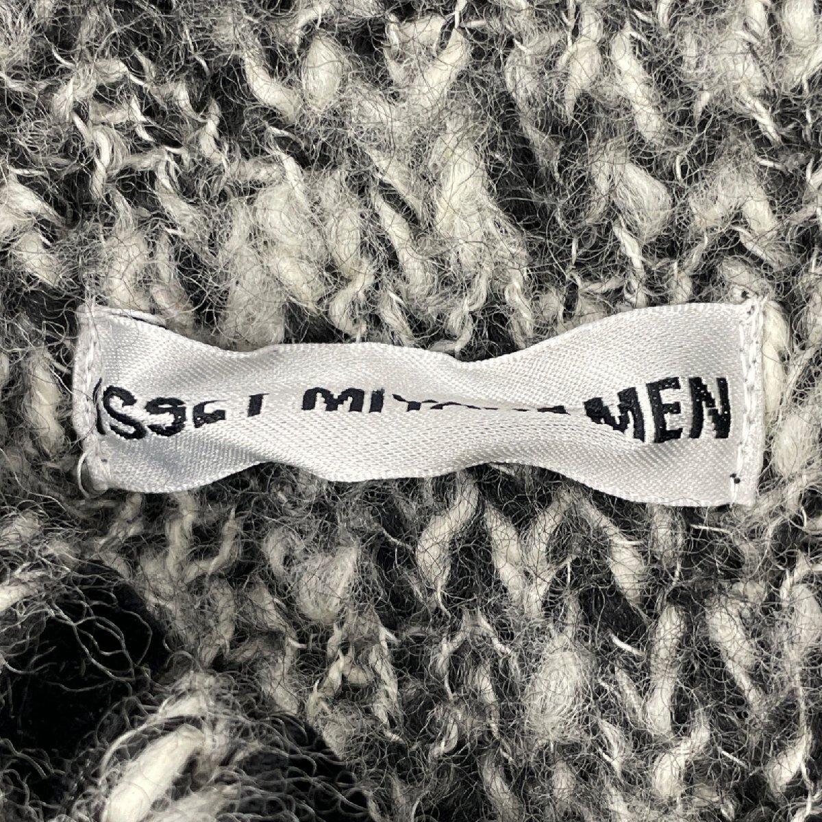 ISSEY MIYAKE MEN イッセイミヤケメン ME73KN005 グレー ウール レースアップ デザインニット グレー L トップス ウール メンズ 中古
