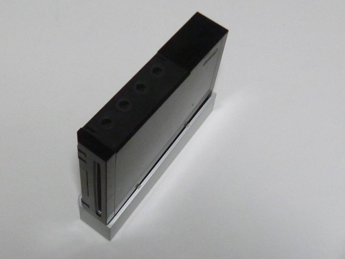 W86【即日発送 送料無料 動作確認済】Wii　本体　レンズクリーニング済　台付き　くろ　クロ　任天堂　純正　ブラック