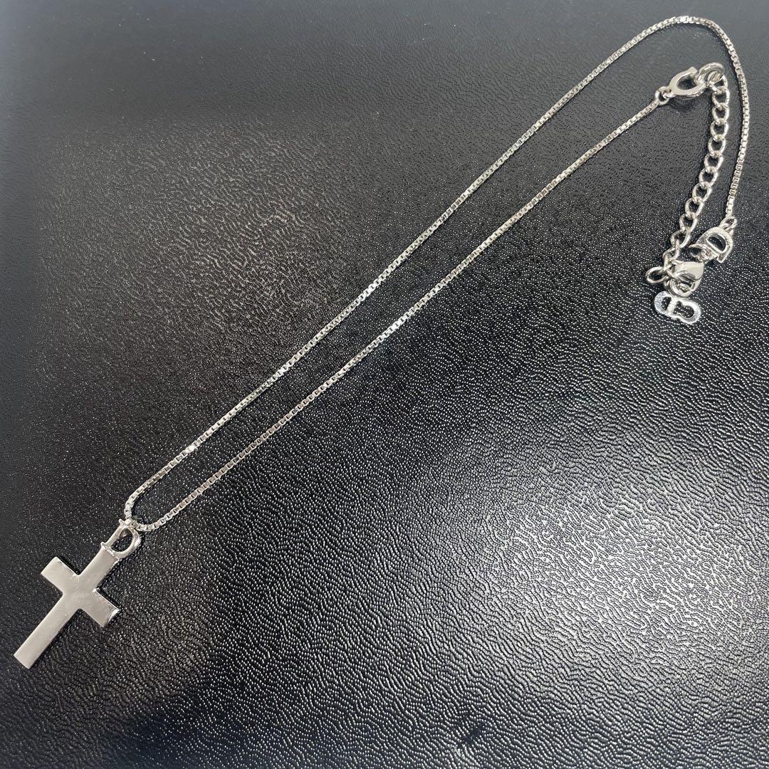 極美品】 Dior ネックレス 十字架モチーフ シルバー CDロゴ 極美品】 Dior ネックレス 十字架モチーフ シルバー CDロゴ