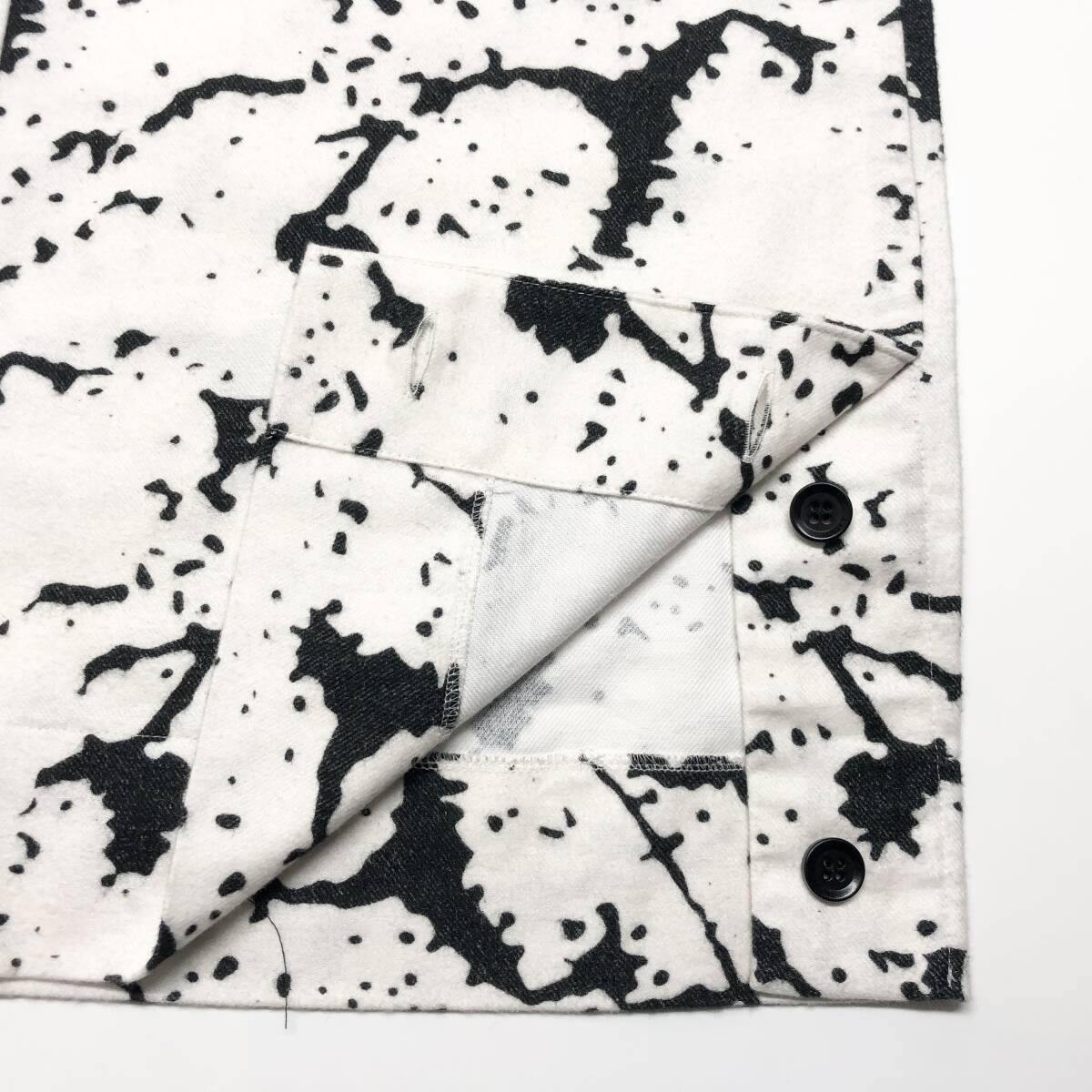 新品未使用 AMIRI(アミリ) グラフィックプリント ワイドレッグ 新品未使用 AMIRI(アミリ) グラフィックプリント ワイドレッグ