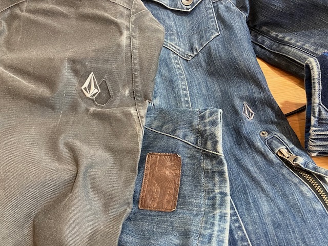 送料込み VOLCOM ボルコム 上下セット サイズXS USED リアル 送料込み VOLCOM ボルコム 上下セット サイズXS USED リアル
